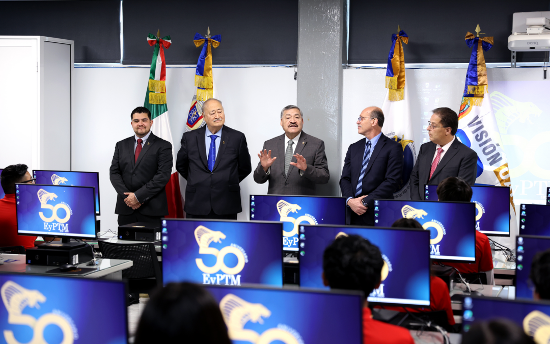 Equipan sala de computación de Técnica Médica