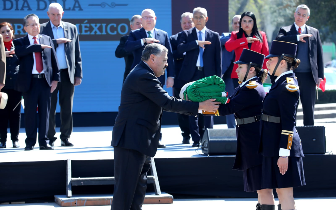 Conmemora UANL Día de la Bandera