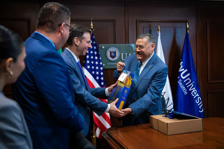 UANL fortalece alianza internacional con City University of Seattle