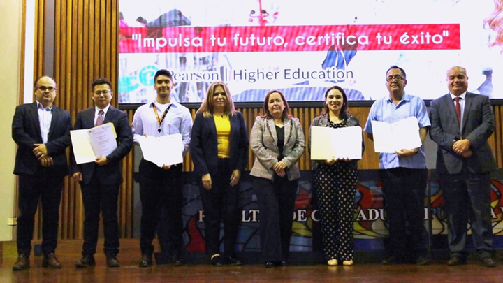Reúne FACPYA a expertos en certificación