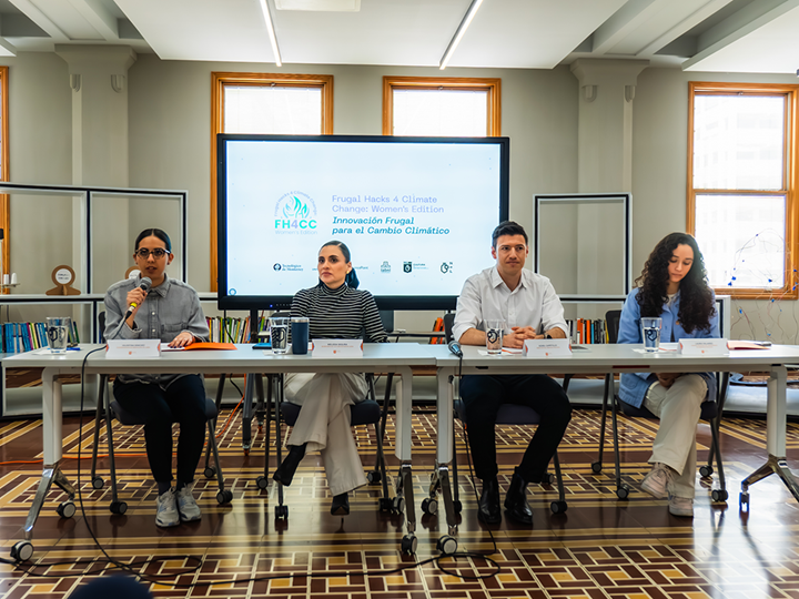 Mujeres protagonistas: Conferencia magistral explora su rol en la innovación ciudadana frente al cambio climático