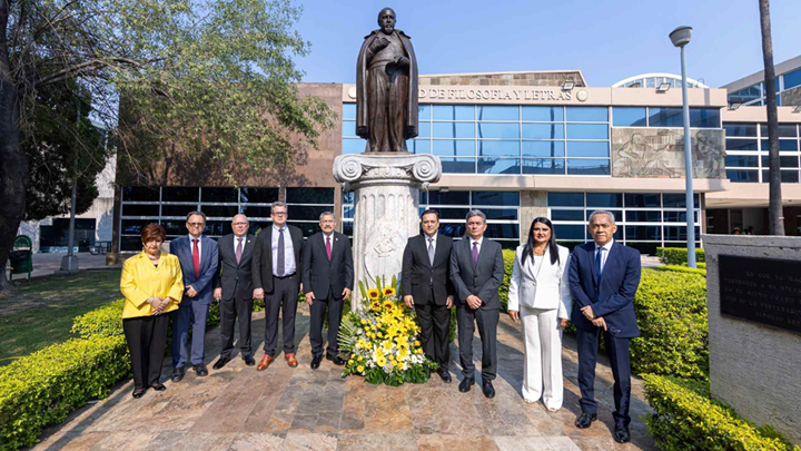 Honran a Reyes en arranque del Festival Alfonsino 2025
