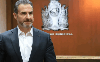 Adrián de la Garza se enfoca en Monterrey, pero no descarta gubernatura en 2027