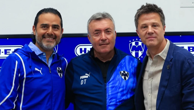 Domènec Torrent asume el reto de llevar a Rayados al título