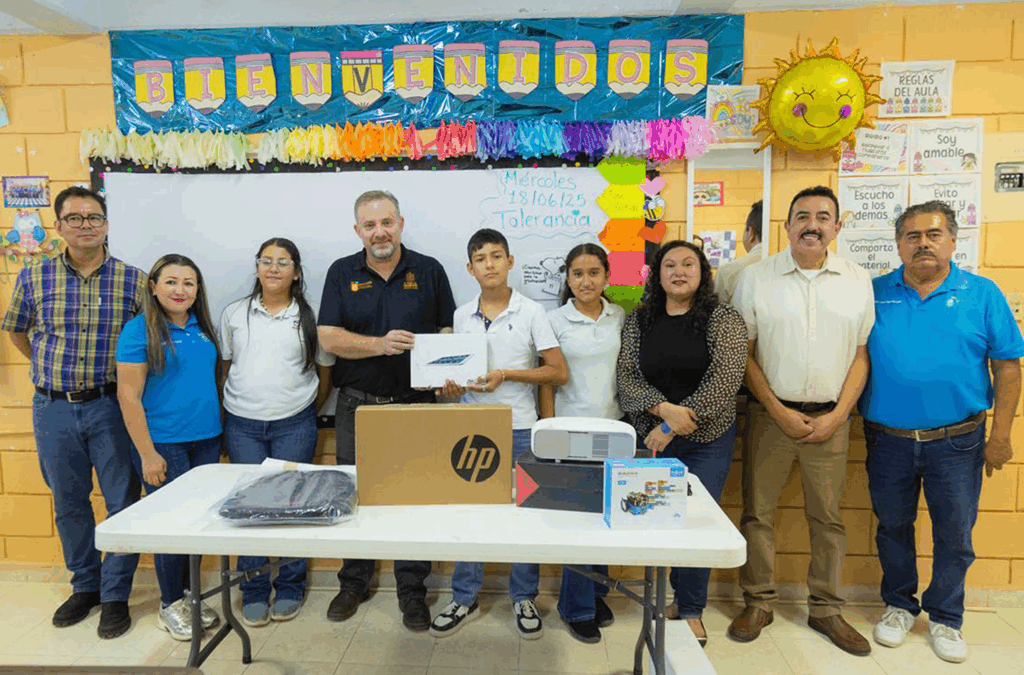Gobierno de Nuevo León lleva tecnología a escuelas rurales de General Terán