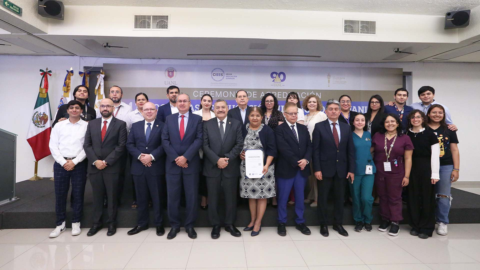 UANL refrenda excelencia académica con 12 nuevas acreditaciones