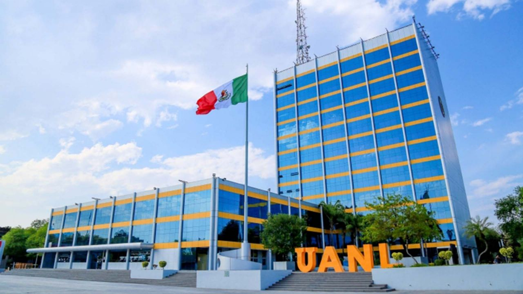 Más de 40 mil aspirantes compiten por un lugar en la UANL en histórico examen de admisión