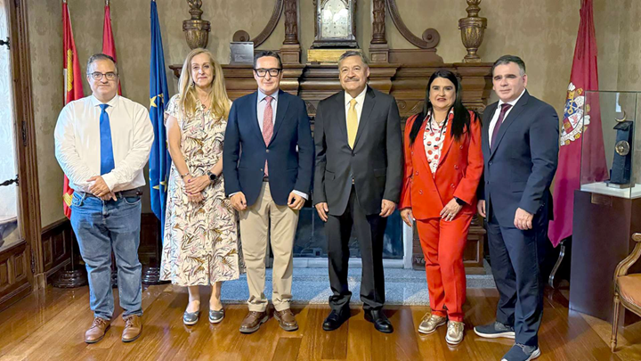 Promoverá UANL pensamiento humanista de la Escuela de Salamanca