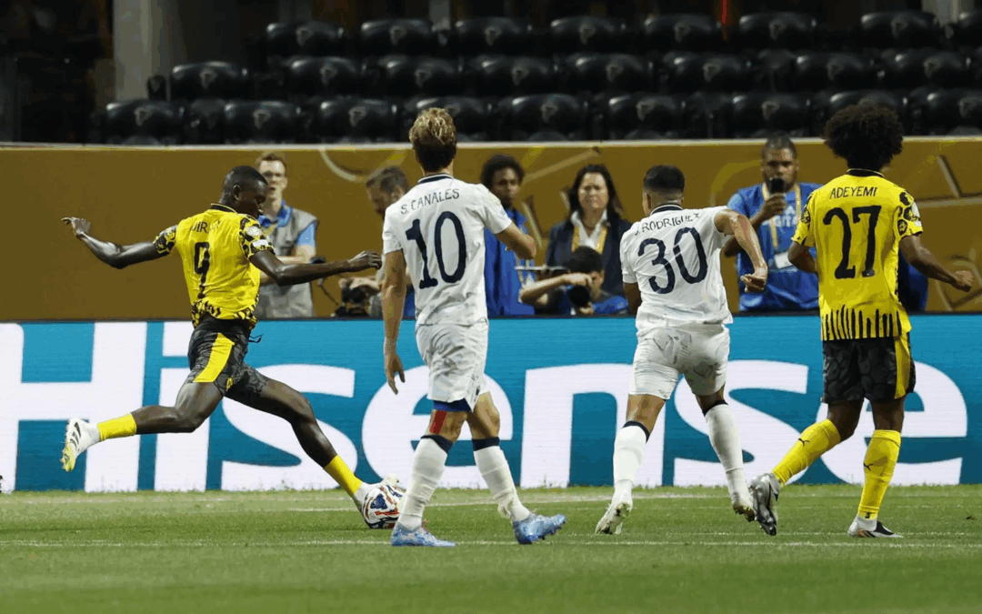 Monterrey sucumbe ante el Dortmund en un partido de contrastes