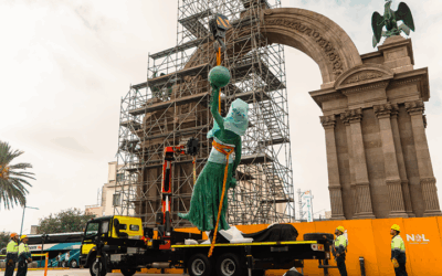 La Alegoría de la Independencia regresa a su lugar en el emblemático Arco de Monterrey