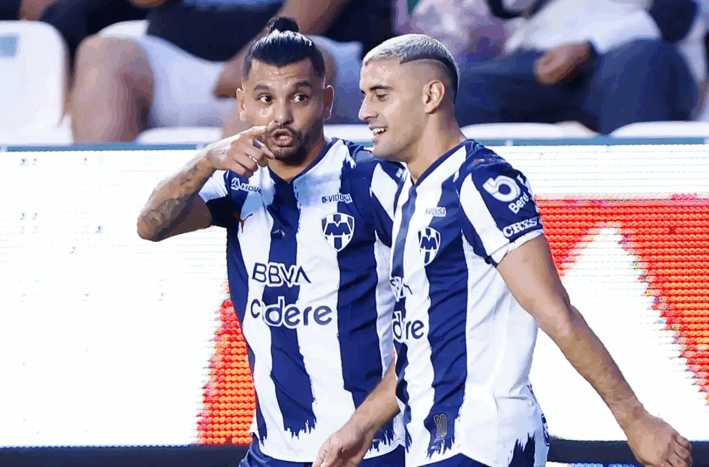 Rayados domina al León y se afianza en la cima de la Liga MX