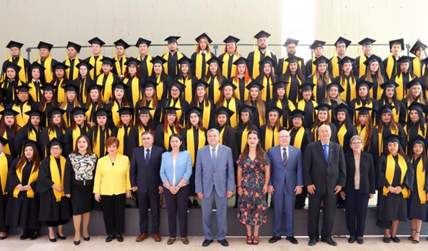 UANL Gradúa a 135 Estudiantes en Ceremonia que Refleja su Compromiso con la Inclusión Social