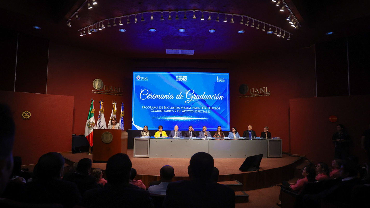 Concluyen preparatoria en programa de inclusión social de UANL