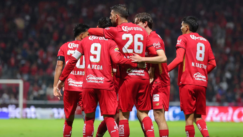 Toluca Vence a Monterrey con Tripleta de Paulinho y lo Desplaza del Segundo Lugar