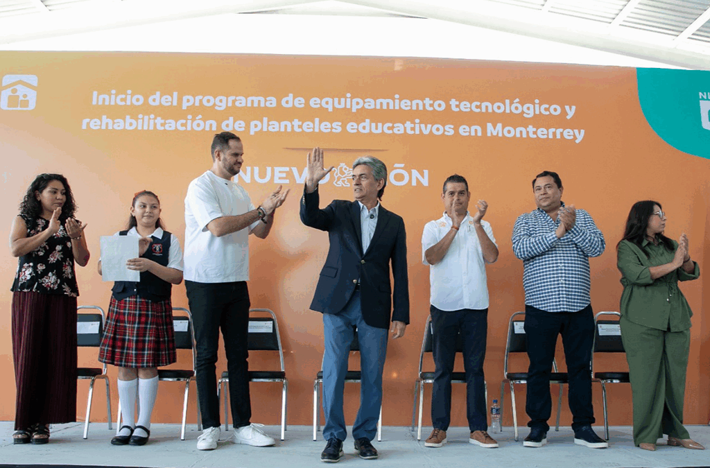 Nuevo León Reduce la Brecha Digital con Tecnología y Rehabilitación de Escuelas en Monterrey