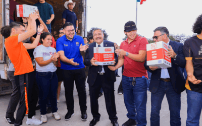 Colecta mano cadena de UANL once toneladas de ayuda para Veracruz