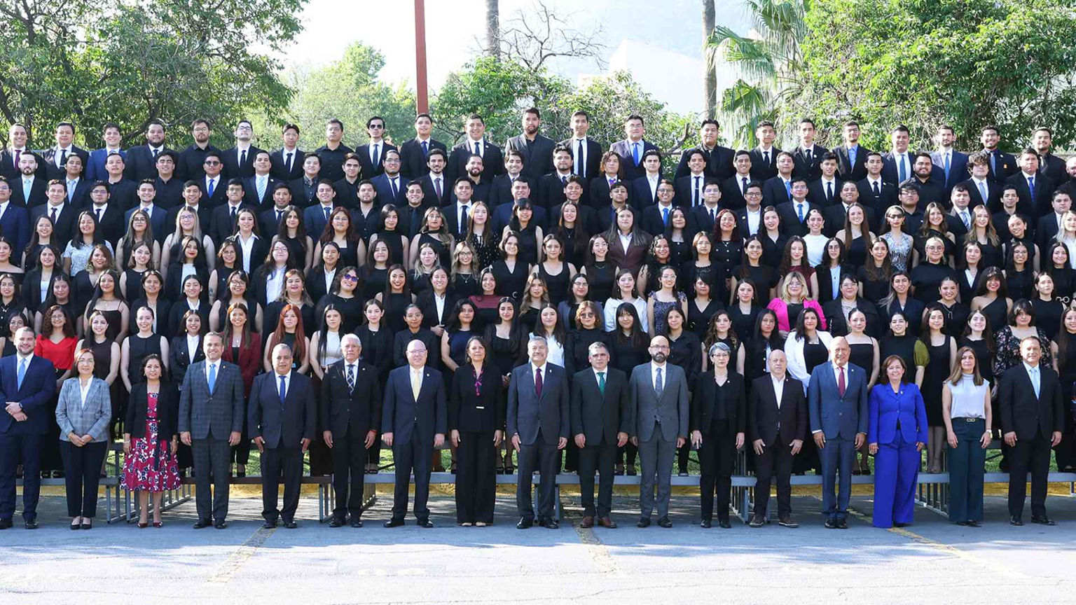 Es UANL líder nacional en egresados EGEL 2024