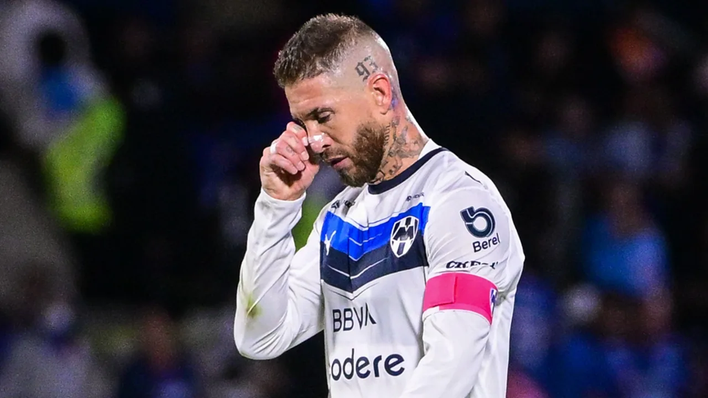 Sergio Ramos Enciende las Alarmas en Rayados; Es Duda para el Duelo Frente a Chivas