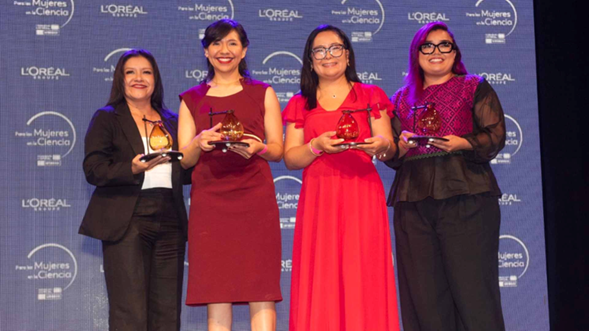 Obtiene Premio Mujeres en la Ciencia por investigación sobre abejas mexicanas