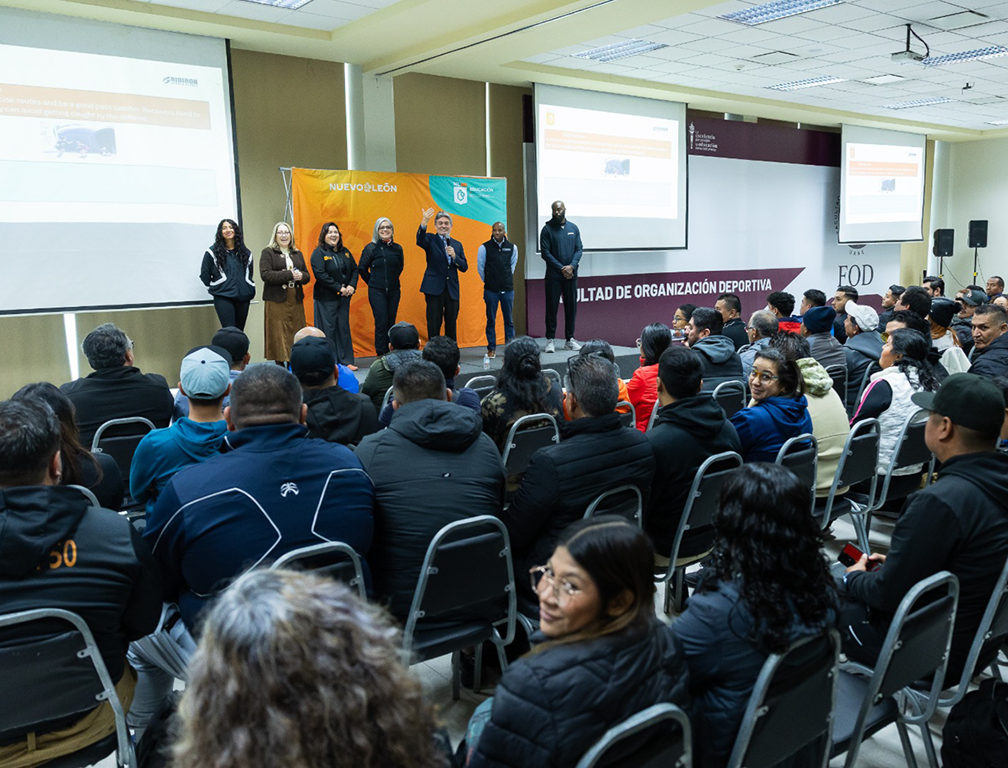 Educación Impulsa Fútbol Bandera: Capacitan a 500 Docentes con Expertos Internacionales