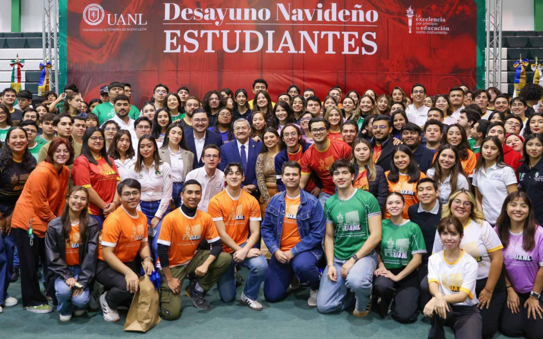 Agradece el Rector de la UANL Santos Guzmán a alumnos representar el espíritu universitario
