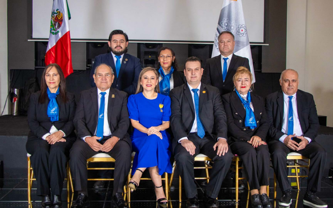 Reciben universitarios Reconocimiento a la Excelencia Profesional