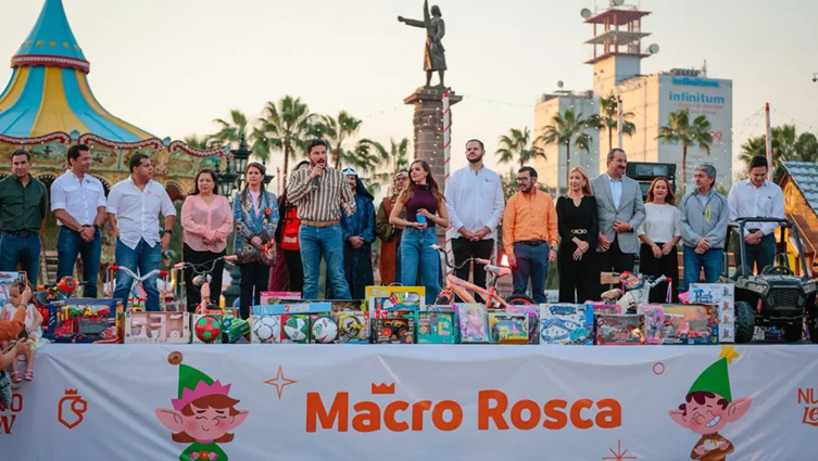La Macroplaza Se Viste de Tradición: La Macro Rosca Invita a una Noche de Convivencia Familiar
