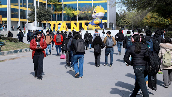 La UANL Reanuda su Pulso Académico con Más de 220 Mil Estudiantes y Nuevos Retos