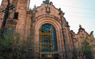 Inician restauración integral de vitrales históricos del Templo San José en Monterrey