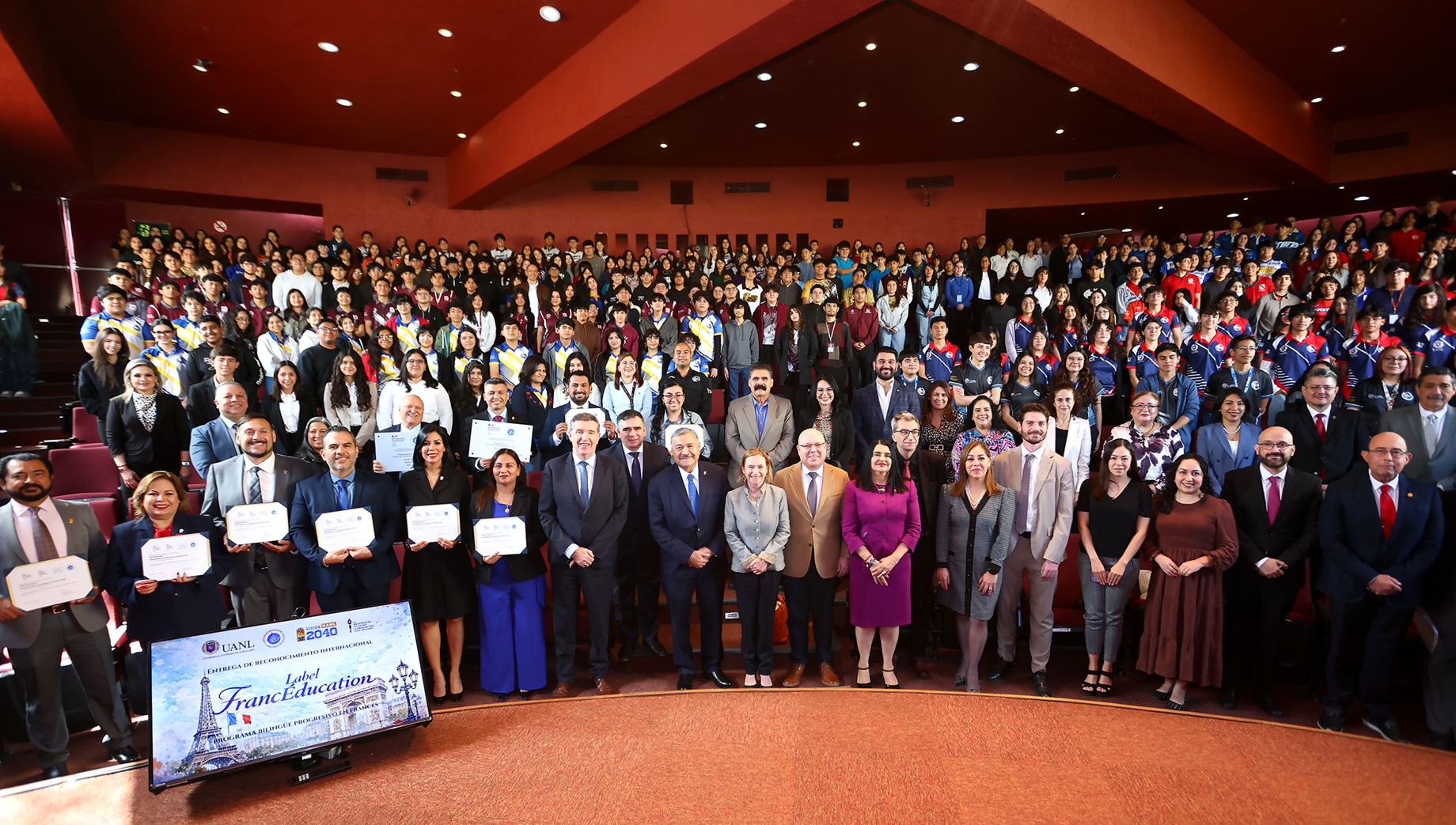 Sello de excelencia: Prepa UANL brillan con certificación internacional en enseñanza del francés