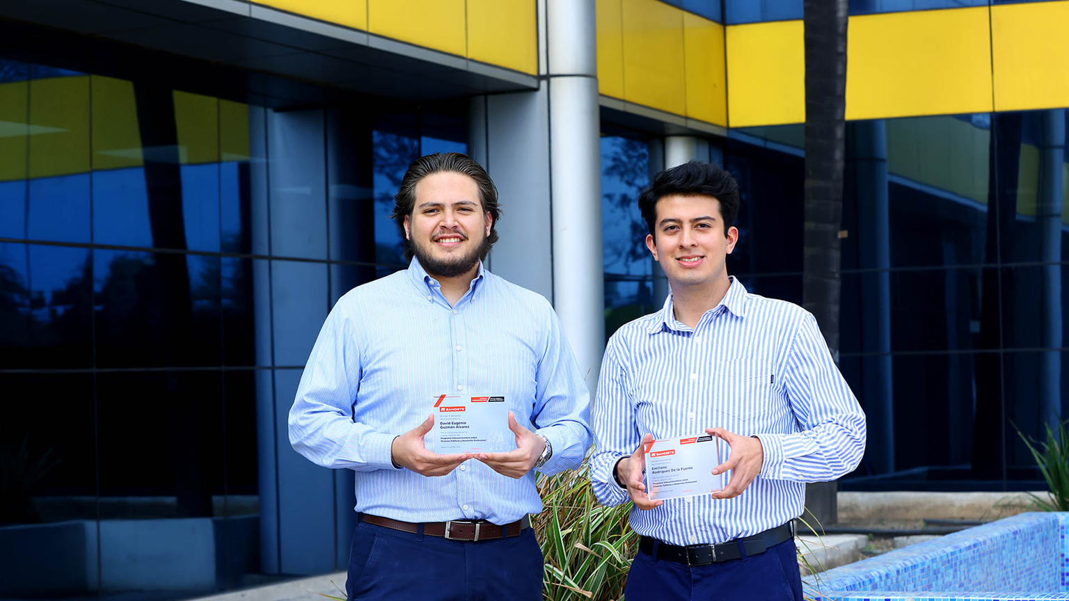 Brillan en finanzas: Estudiantes de la UANL conquistan primer lugar en programa de Banorte