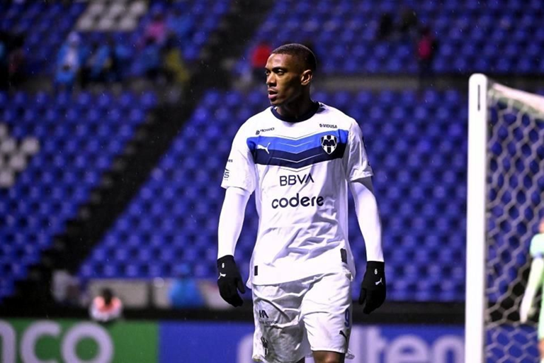  Rayados pone orden: Martial entrena en solitario por negarse a jugar ante Chivas