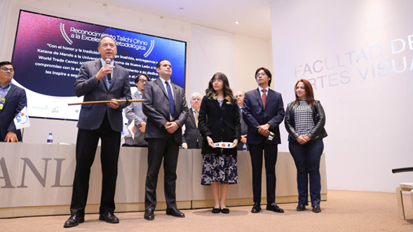 Distinguen a UANL con premio internacional a la excelencia metodológica