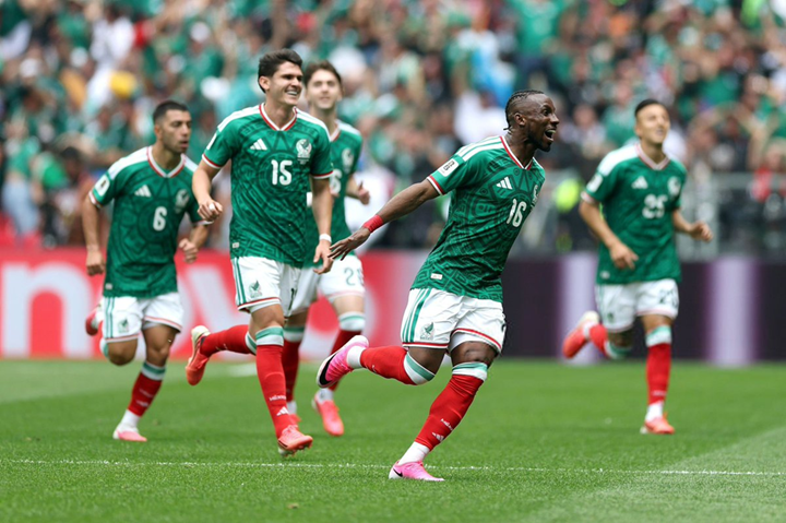 México derrota a Sudáfrica en arranque mundialista